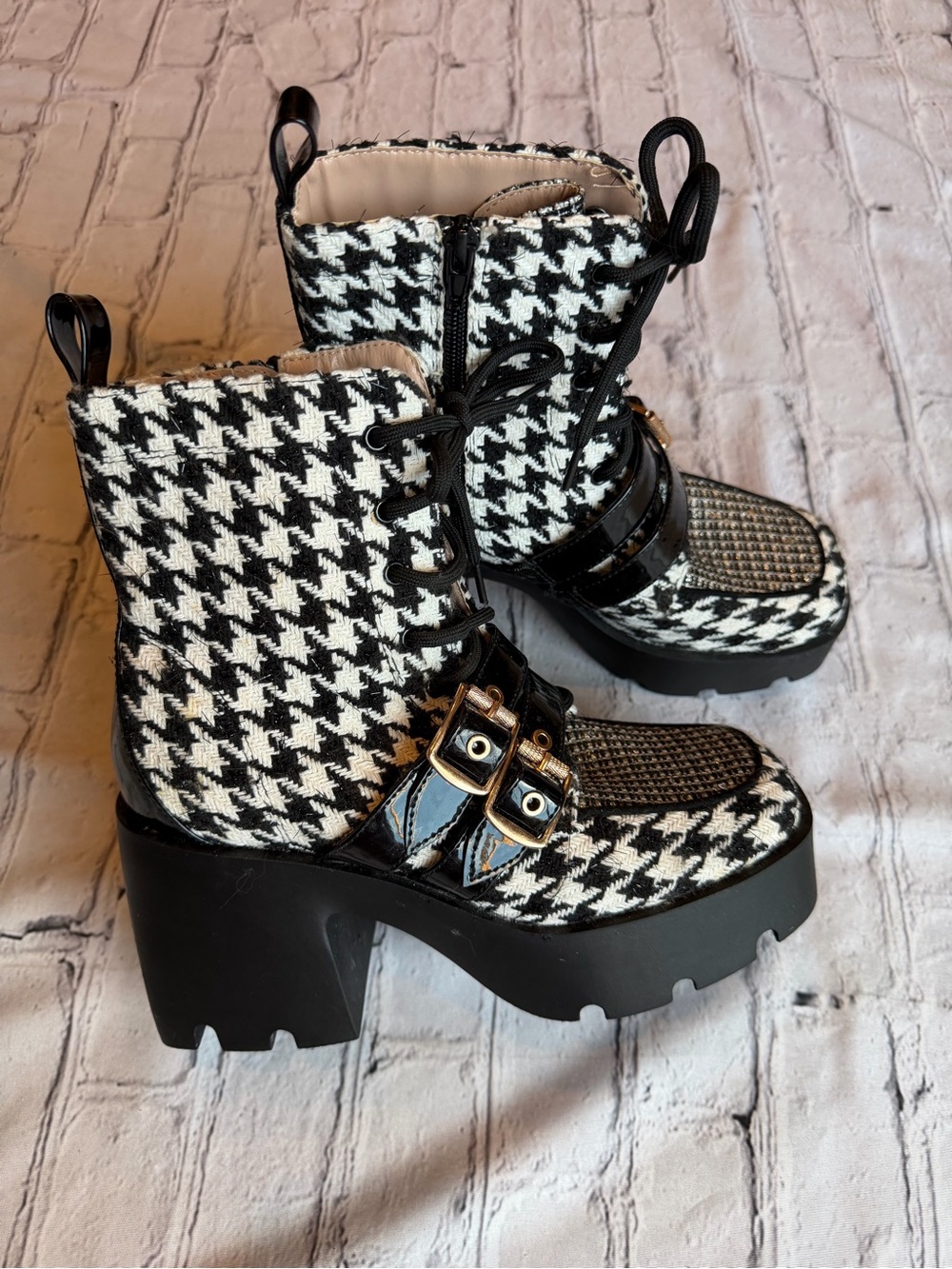 Betsey Johnson Y2K Chunky Platform Boot Houndstooth Black White Buckle Bratz 6.5